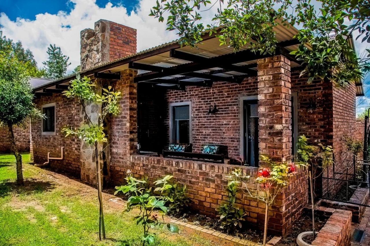 Tarry-Stone Cottages Dullstroom Exterior photo